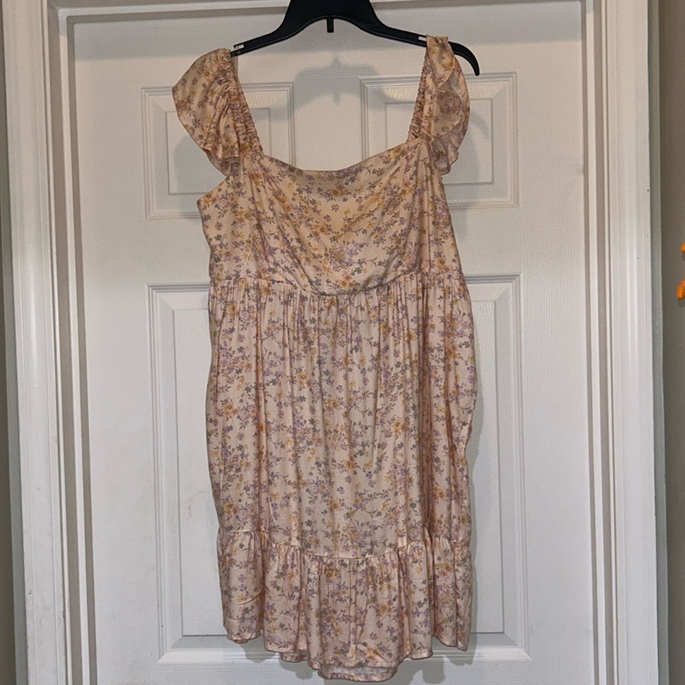 Peach ruffle shoulder, tie back, floral dress NWT Arizona jean co